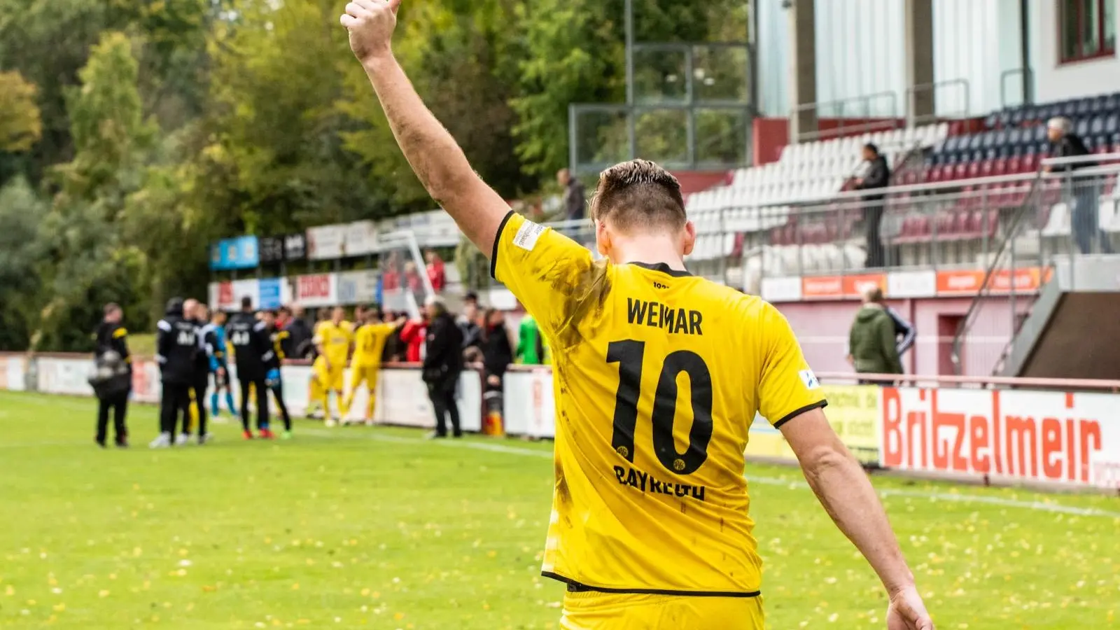 Daumen hoch: Patrick Weimar traf zum zwischenzeitlichen 1:1. (Foto: Peter Glaser)