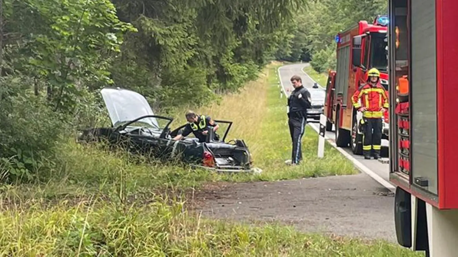 Unfall bei Gesees im Landkreis Bayreuth am Donnerstag (3. August 2023) (Foto: Kreisbrandinspektion Bayreuth)