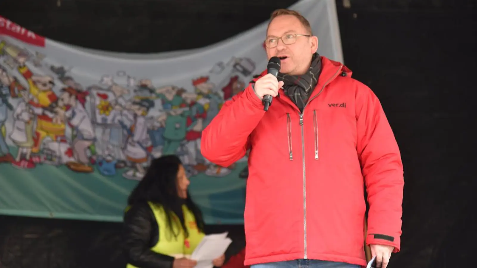 ver.di-Vorsitzender Frank Werneke beim Warnstreik in Bayreuth am 15. März 2023. (Foto: Dörfler)