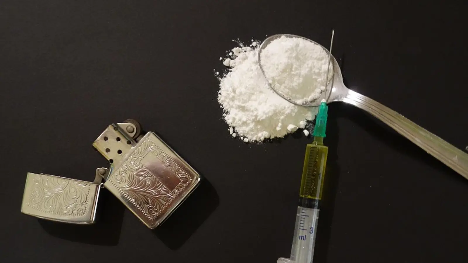 Zahlreiche Drogen und Waffen in Bayreuth gefunden (Foto: pixabay/RenoBeranger)