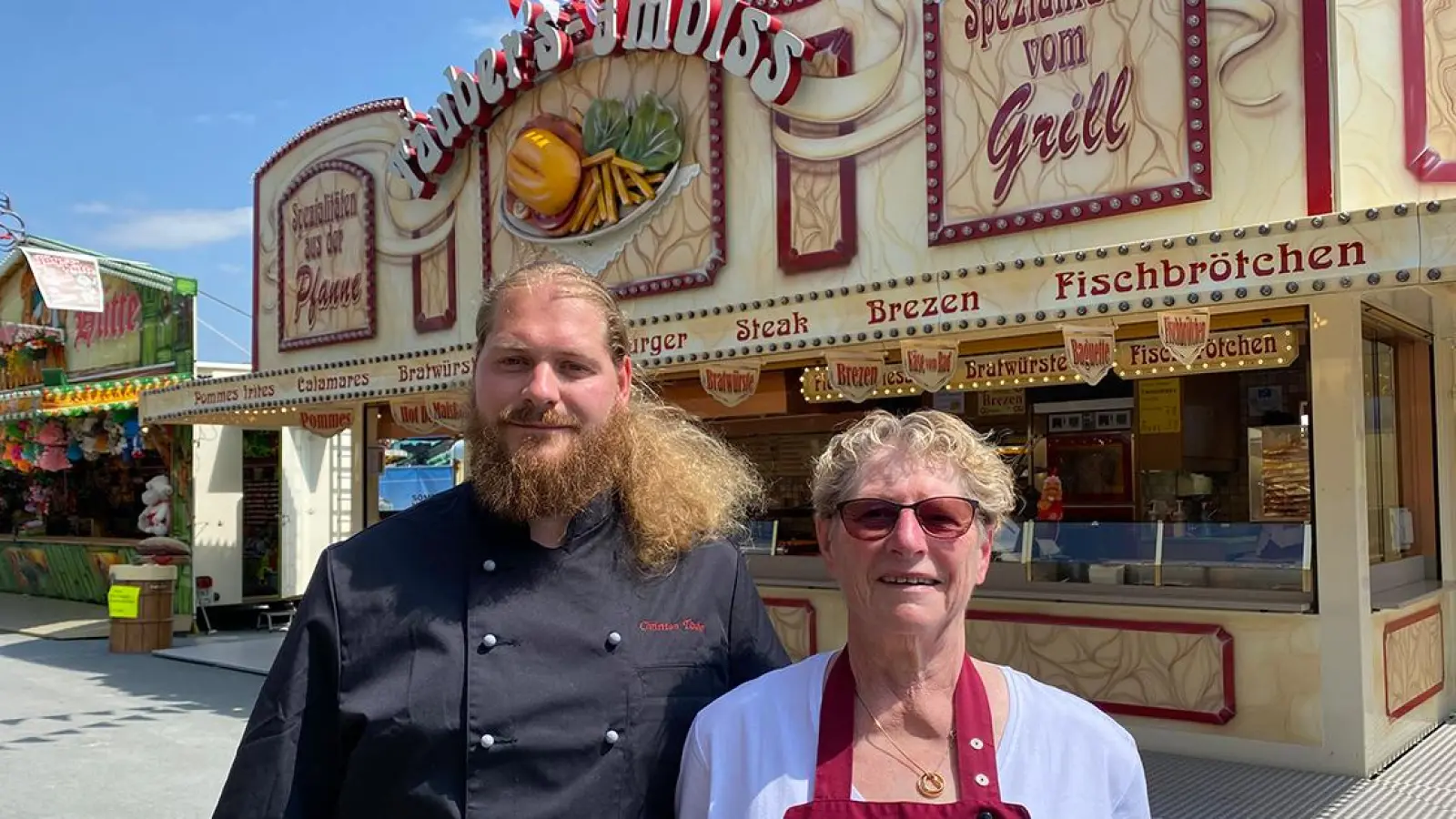 Täubers Imbiss aus Bayreuth am Volksfest 2023. (Foto: Lenkeit)