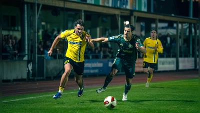 An den Schwung aus dem 4:2-Auswärtssieg von vergangenem Freitag beim SC Eltersdorf (im Bild eine Spielszene) will die SpVgg Bayreuth auch im nächsten Heimspiel gegen den TSV Landsberg anknüpfen. (Foto: SpVgg Bayreuth/Simon Helfensdörfer)
