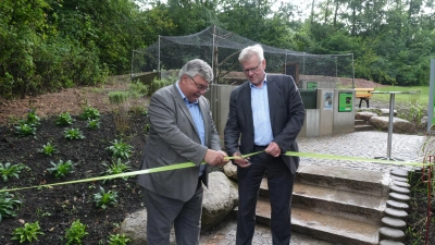 Oberbürgermeister Thomas Ebersberger (rechts) und Stadtgartenamtsleiter Robert Pfeifer. (Foto: Stadt Bayreuth)