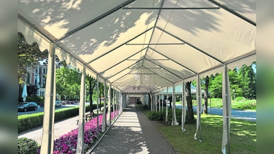 Catering: Noch ist nicht angerichtet, aber das Dach steht schon mal.  (Foto: gmu)