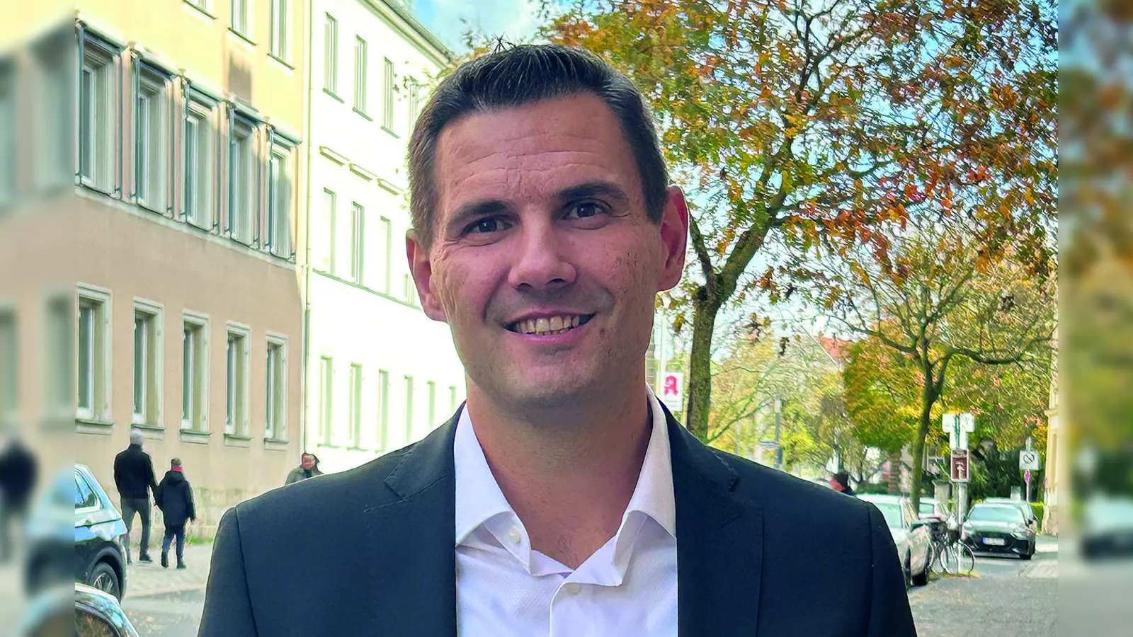 Smoking, rote Weste und Komiteemütze fehlen noch: Stefan Meier ist neuer Elferrat bei den Mohrenwäschern.  (Foto: gmu)