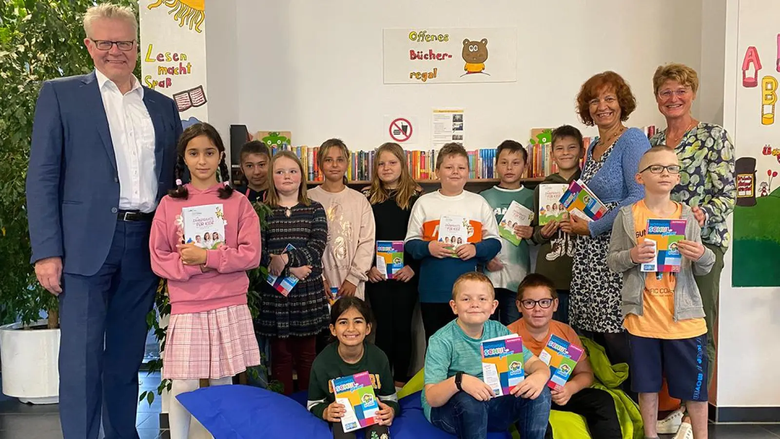 Viele Schüler in Bayreuth erhalten Hausaufgabenhefte geschenkt (Foto: red)