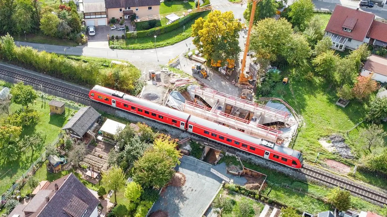 Die Bahnänderung an der Hohlmühle entlang der Bahnstrecke Schnabelwaid-Bayreuth erhält über eine Million Euro an Zuwendungen. (Foto: Dörfler)