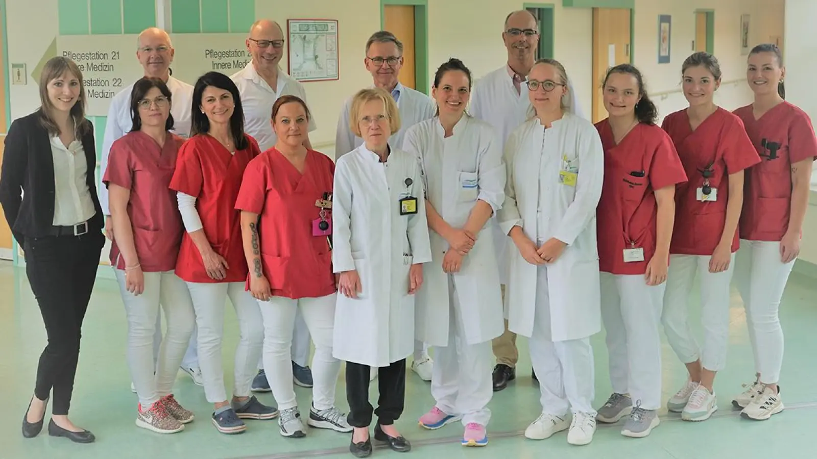 Interdisziplinäre Teamarbeit: Im Rahmen der Ambulanten Spezialfachärztlichen Versorgung steht Patientinnen und Patienten mit komplexen onkologischen Erkrankungen ein ganzes Team an Expertinnen und Experten zur Verfügung – in der Klinikum Bayreuth GmbH, aber auch darüber hinaus. (Foto: Klinikum Bayreuth)