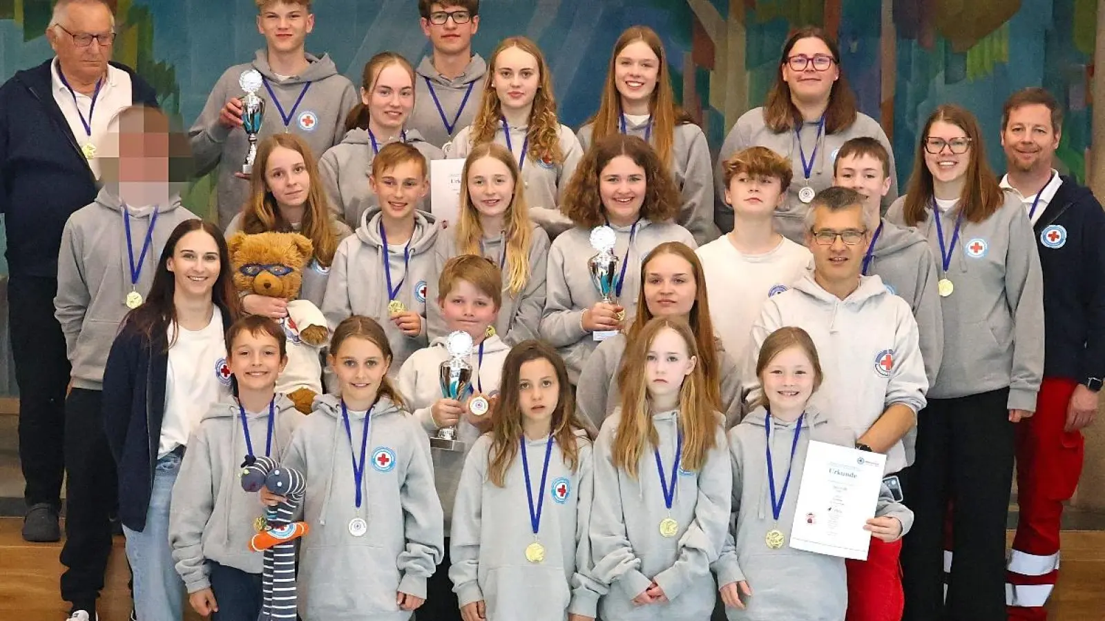 Die Teilnehmende Jugend-Mitglieder der Wasserwacht Ortsgruppe Bayreuth und ihr Trainerinnen- und Trainerteam. (Foto: Wasserwacht Bayreuth)