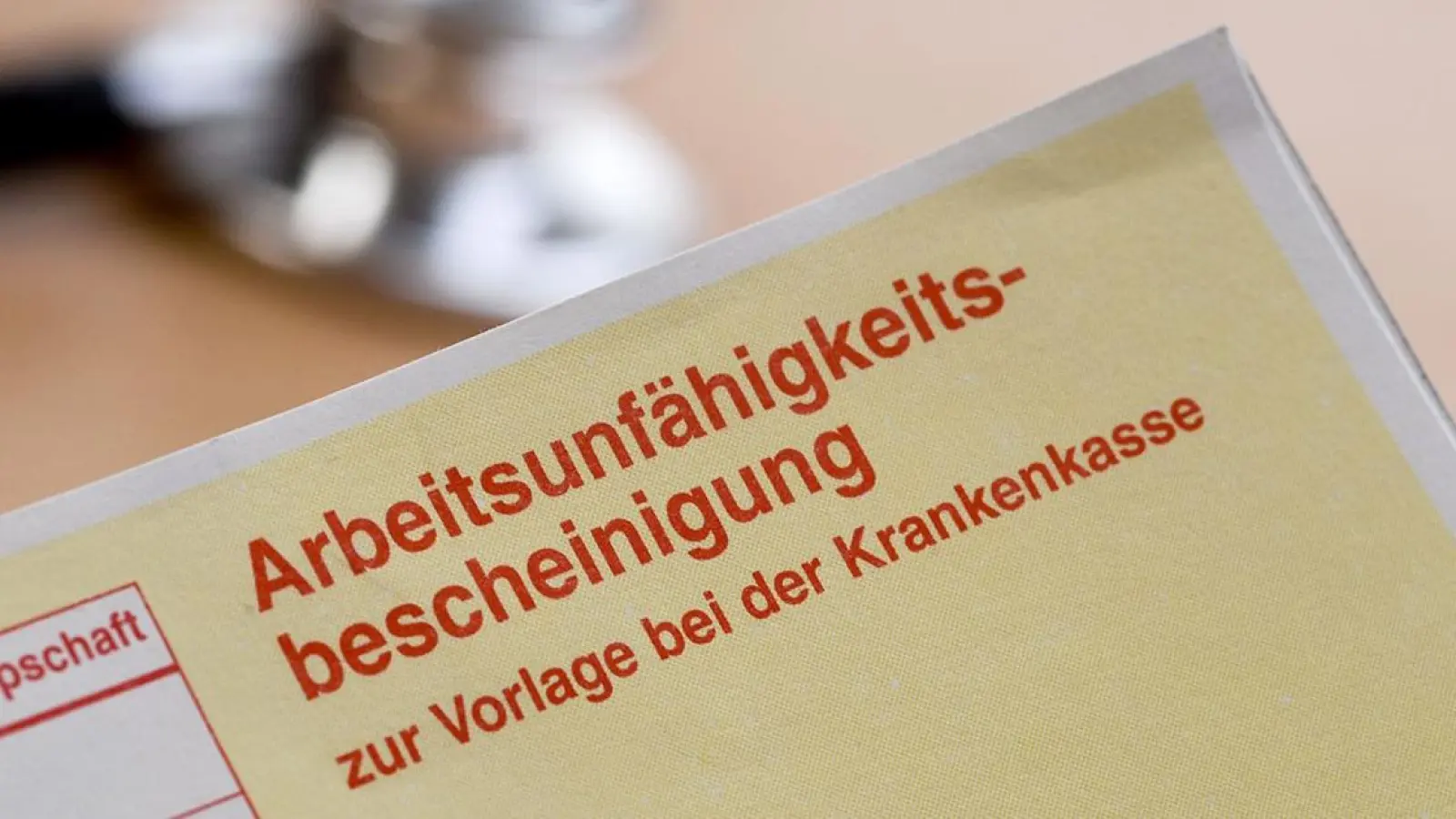 Krankheit gelber Schein Krankmeldung Arbeitnehmer (Foto: PantherMedia / Bernd Leitner)