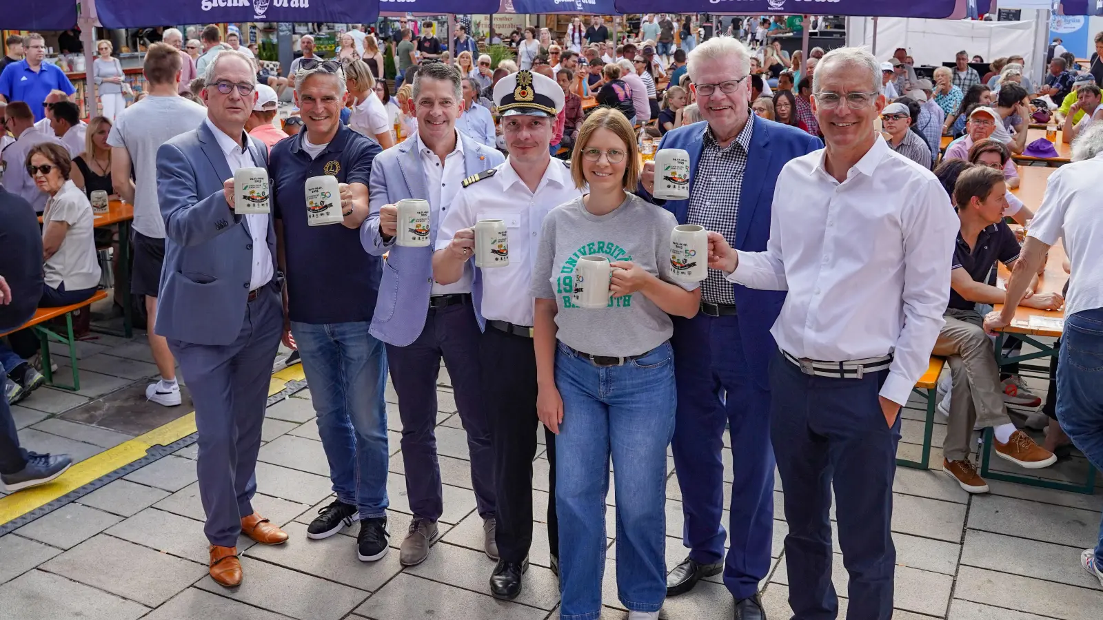 Bei bestem Wetter wurde das Bayreuther Bürgerfest am heutigen Freitagabend eröffnet.  (Foto: sd)