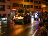 Die Weihnachtsfahrt der Traktoren ist in Bayreuth zu einem festen Höhepunkt geworden. (Foto: sd)