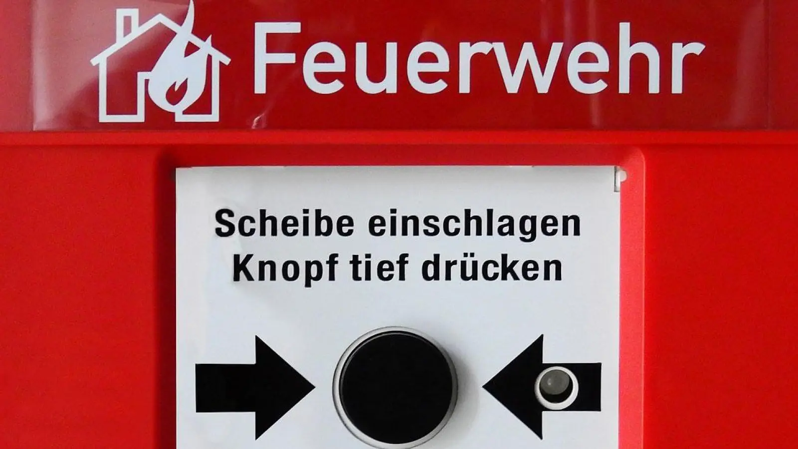 Polizei Bayreuth: Wohnungsbrand in Mehrfamilienhaus (Foto: red)