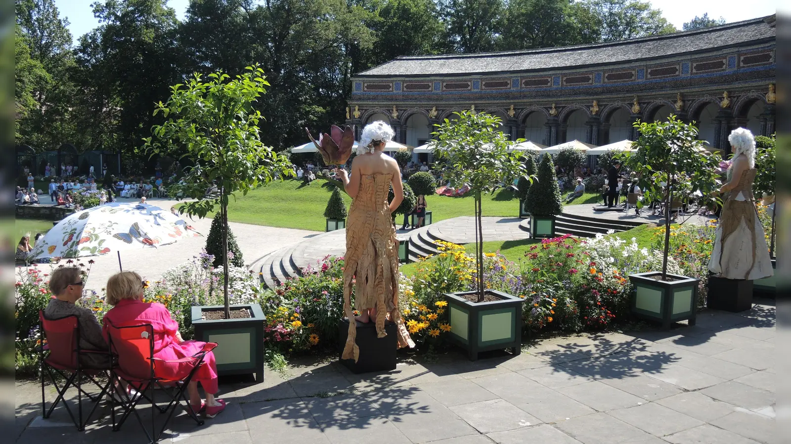 Auch lebende Kunstwerke im Park ergänzten im vergangenen Jahr die Ausstellung. (Foto: W. Munzert)