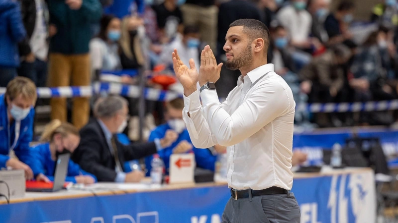 Der international erfahrene Finne Hussain „Husbo” Dassouki wird neuer hauptamtlicher Nachwuchstrainer bei Medikamente per Klick Bayreuth. (Foto: dennisdudekk_photography)