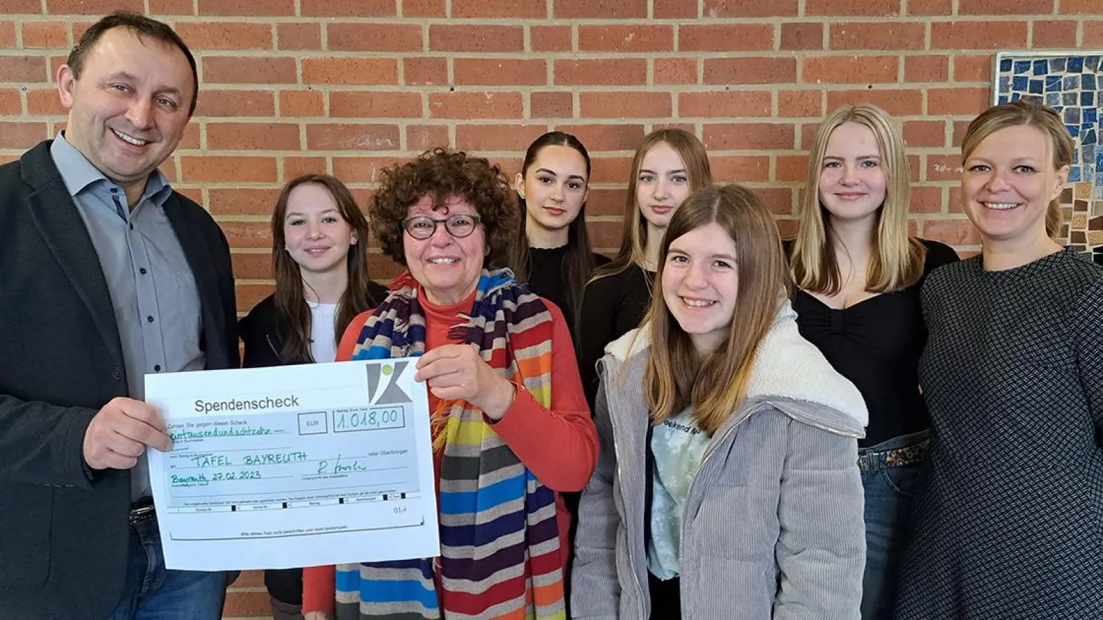 „Beachtliche Gesamtspende”: Johannes-Kepler-Realschule hilft Bayreuther Tafel (Foto: red)