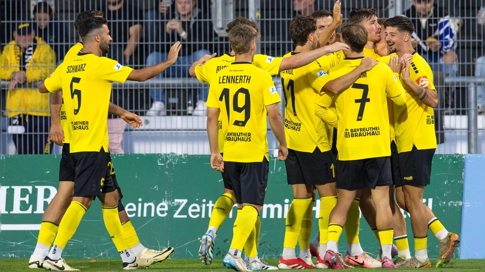 Immerhin einen Punkt, aber keine drei Zähler wie zuletzt gegen den TSV Buchbach (Bild) konnte die SpVgg Bayreuth heute Abend bei Schlusslicht Schwaben Augsburg bejubeln. (Foto: Archiv/Dirk Ellmer)