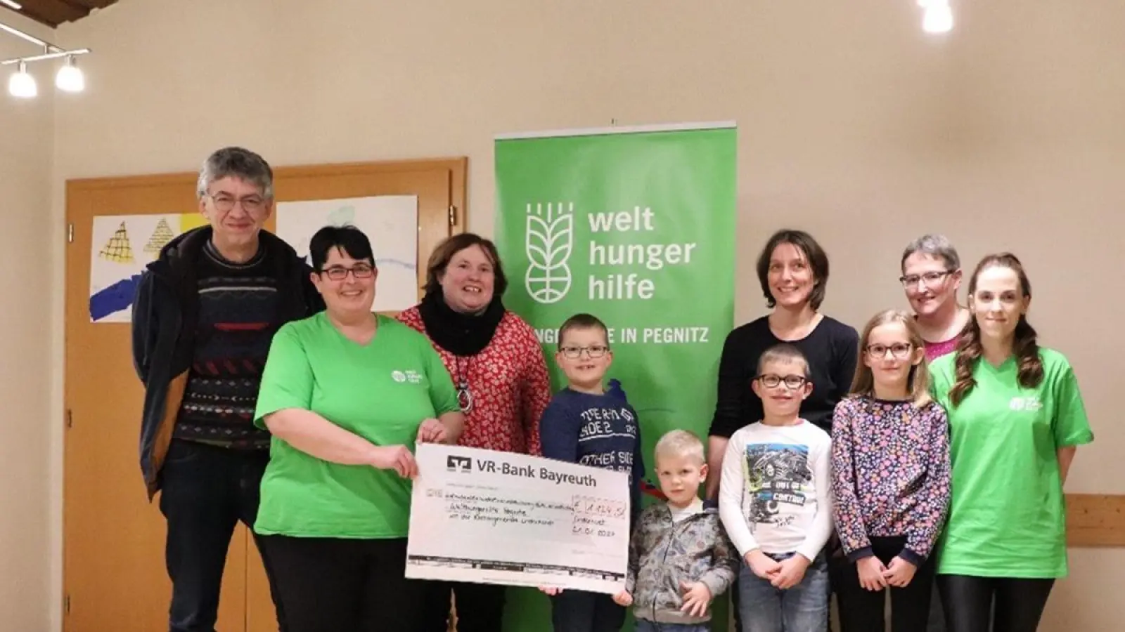 Von links: Dieter Bauer und Sandra Hertel (beide Welthungerhilfe), Heike Übelhack, Jonas Hagen, Eddie Schwedler, Tanja Brütting, Oliver Hagen, Katharina Bär, Sandra Schwindel und Katrin Lautner (Welthungerhilfe). (Foto: Daniela Beck)