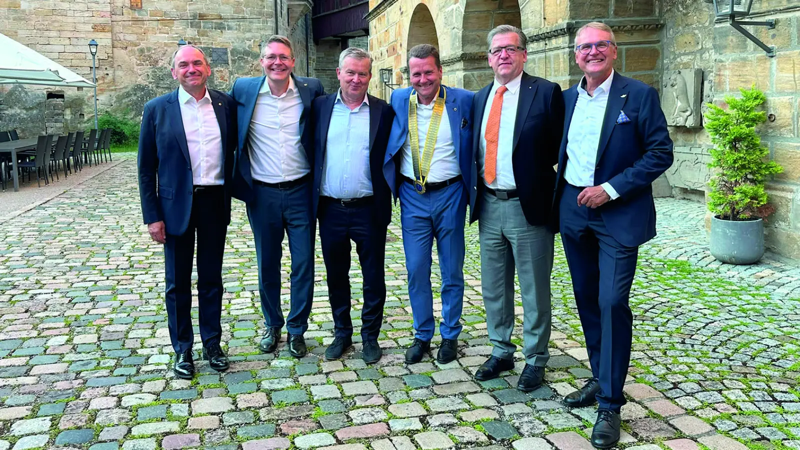 V.l.: Schatzmeister Prof. Klaus Schäfer , Sekretär Dr. Ulrich Simon, Past-Präsident Dr. Michael Windfelder, Präsident Frank Auernheimer, Vizepräsident Bernd Köppel und Clubmanager Friedhelm Schwender.  (Foto: red )