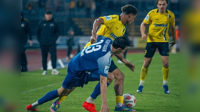 Einen ähnlichen Kampf wie gegen den FV Illertissen (Bild) muss die SpVgg Bayreuth auch in Aubstadt liefern, wenn sie das Verbandspokal-Viertelfinale erreichen will. (Foto: SpVgg Bayreuth/Simon Helfensdörfer)
