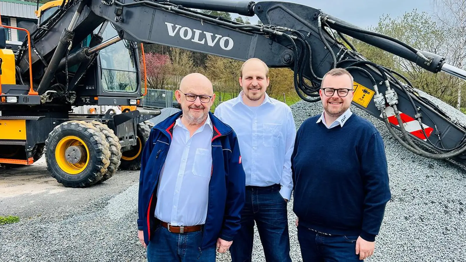 von links Gerhard Döberl, Mario Steinlein, Sebastian Döberl. (Foto: DZ Baunternehmung)