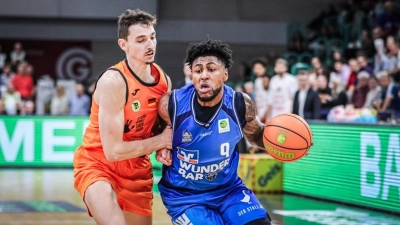 In einem sehr physischen Spiel unterlag der BBC Bayreuth heute Nachmittag vor 2.267 Zuschauern in der Oberfrankenhalle den HAKRO Merlins Crailsheim. (Foto: Thorsten Ochs)