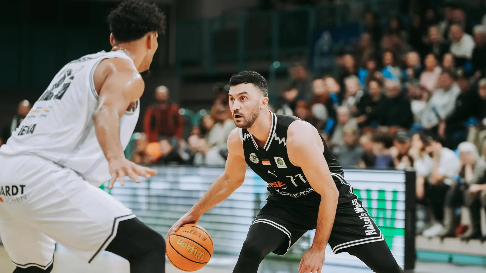 Besnik Bekteshi brachte seine Erfahrungen bereits auf dem Parkett gegen Medipolis SC Jena ein. <br> (Foto: Thorsten Ochs )