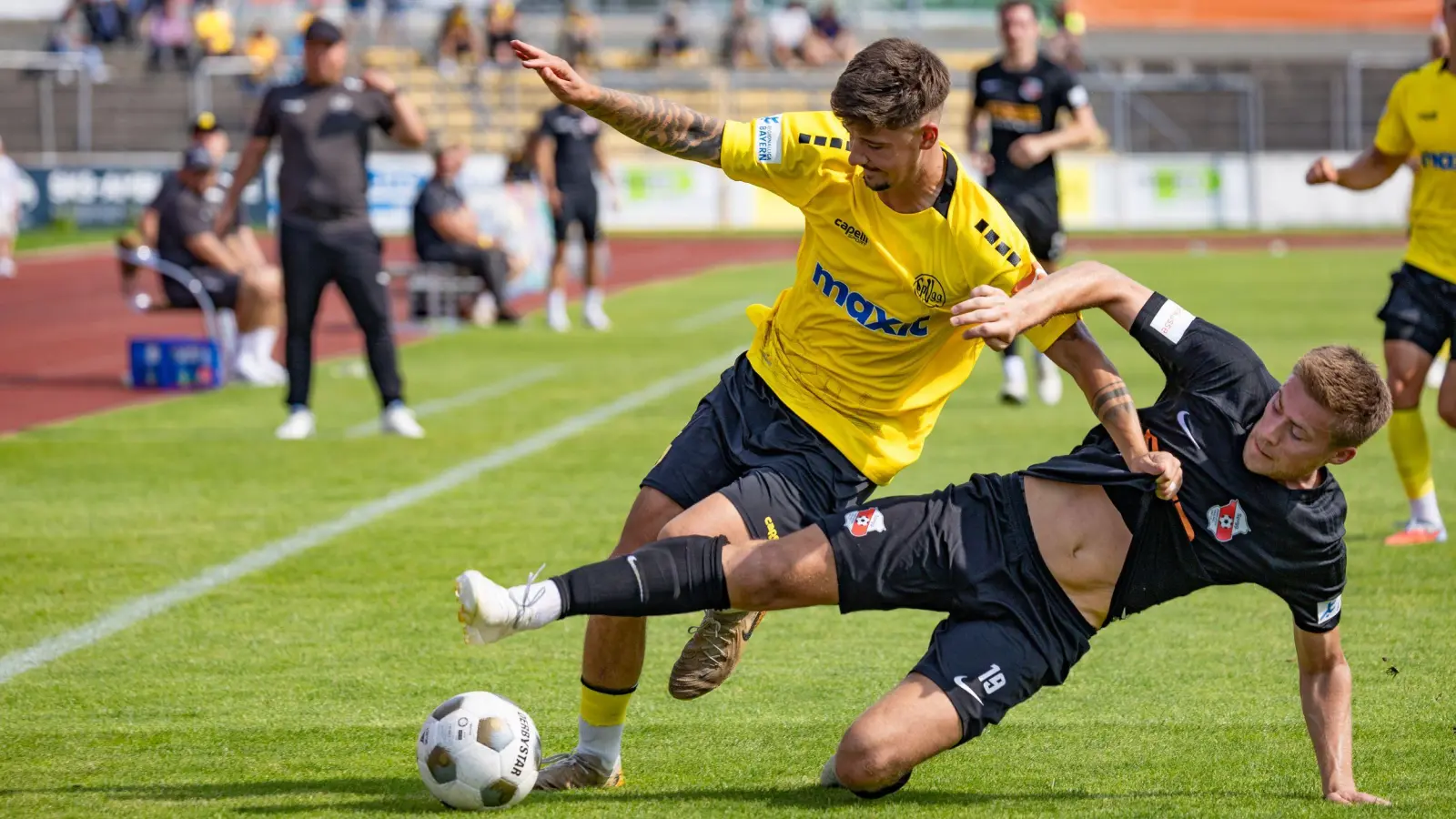 Kampf und Leidenschaft wie beim Heimsieg gegen die SpVgg Hankofen-Hailing (Bild) will die Altstadt auch am Samstag im Gastspiel bei der zweiten Mannschaft des FC Bayern München zeigen. (Foto: Dirk Ellmer)