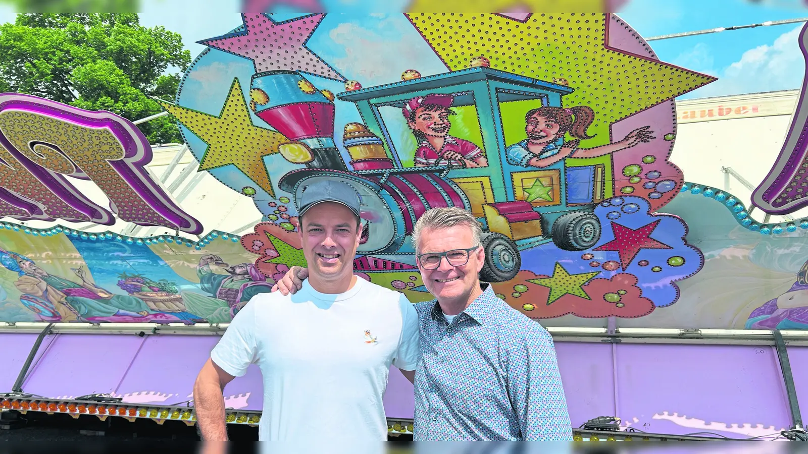 V.l.: Sven Sommerer und Joe Dippold engagieren sich im Schaustellerverband.  (Foto: gmu)