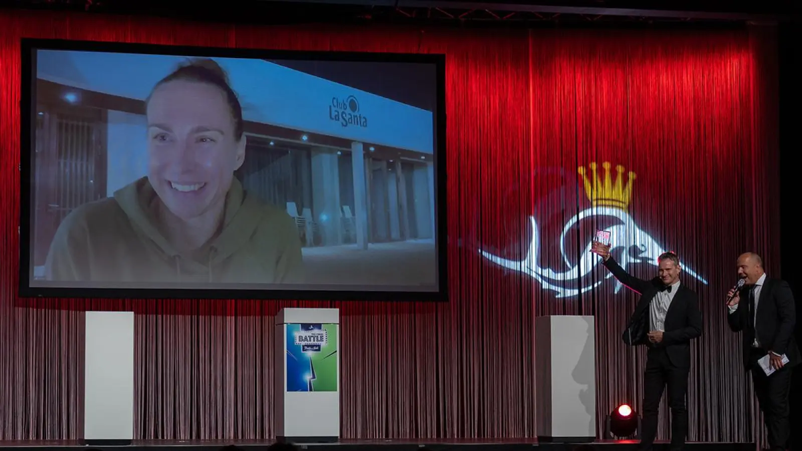 Anne Haug wird während ihrer Ehrung am Samstagabend live aus Lanzarote zugeschaltet. (Foto: Frank Hau)