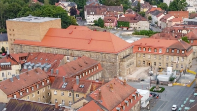 Das Friedrichsforum, die frühere Stadthalle, kann nicht wie geplant im April 2024 übergeben werden. (Foto: Stefan Dörfler)