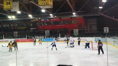 Schwer taten sich die Bayreuth Tigers gegen die EV Lindau Islanders, holten aber dennoch den Sieg. (Foto: Denise Preiss)