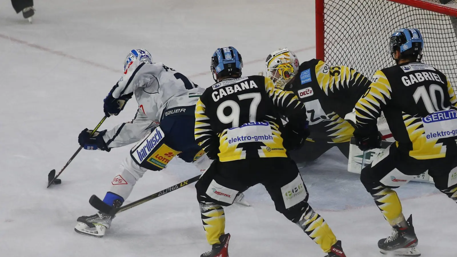 Jussi Petersen und Co. zeigten Frederik Cabana und Co. nach zwei Testspielniederlagen im Ligaduell deutlich die Grenzen auf. (Foto: Peter Kolb (Archiv))