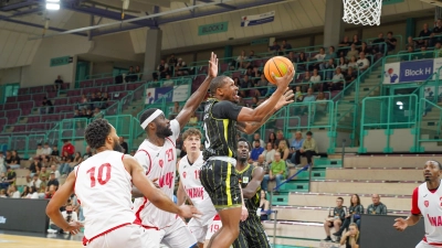 Eine ähnlich kämpferische Leistung wie kürzlich gegen die Würzburg Baskets beim „Medikamente-per-Klick”-Cup (Bild) will der BBC Bayreuth auch im Testspiel am Sonntag gegen die Raiffeisen Flyers Wels zeigen. (Foto: sd)