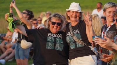 AbbaFever brachte nicht nur Musik, sondern echtes Lebensgefühl auf die Seebühne. (Foto: sd)