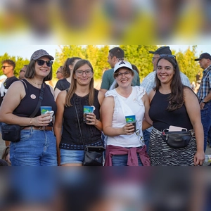 Die Sportfreunde Stiller haben beim Seebühnenfestival in der Wilhelminenaue für einen stimmungsvollen Konzertabend gesorgt. (Foto: sd)