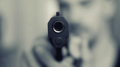 In Bayreuth hat ein Mann auf dem Spielplatz in der Hindenburgstraße mit Schusswaffen hantiert. (Symbolbild: pixabay/Janmarcustrapp)