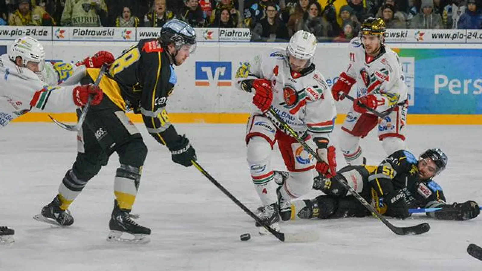 Bayreuth Tigers mit mächtig Rückenwind - Crimmitschau mit faustdickem Problem (Foto: Dörfler)