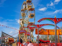 Auf dem Bayreuther Volksfestplatz herrscht reges Treiben, denn das Frühlingsfest ist in vollem Gange. (Foto: sd)