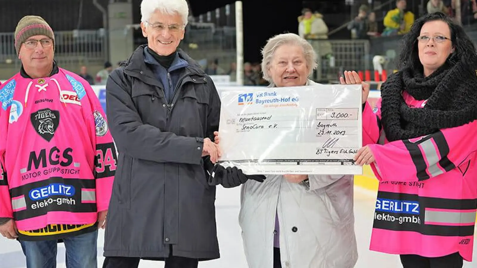 Spendenübergabe an SenoCura Bayreuth (Foto: Bayreuth Tigers)