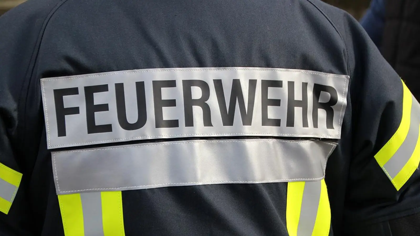 Feuer im Landkreis Bayreuth: Feuerwehr kämpft stundenlang gegen Flammen an (Foto: red)