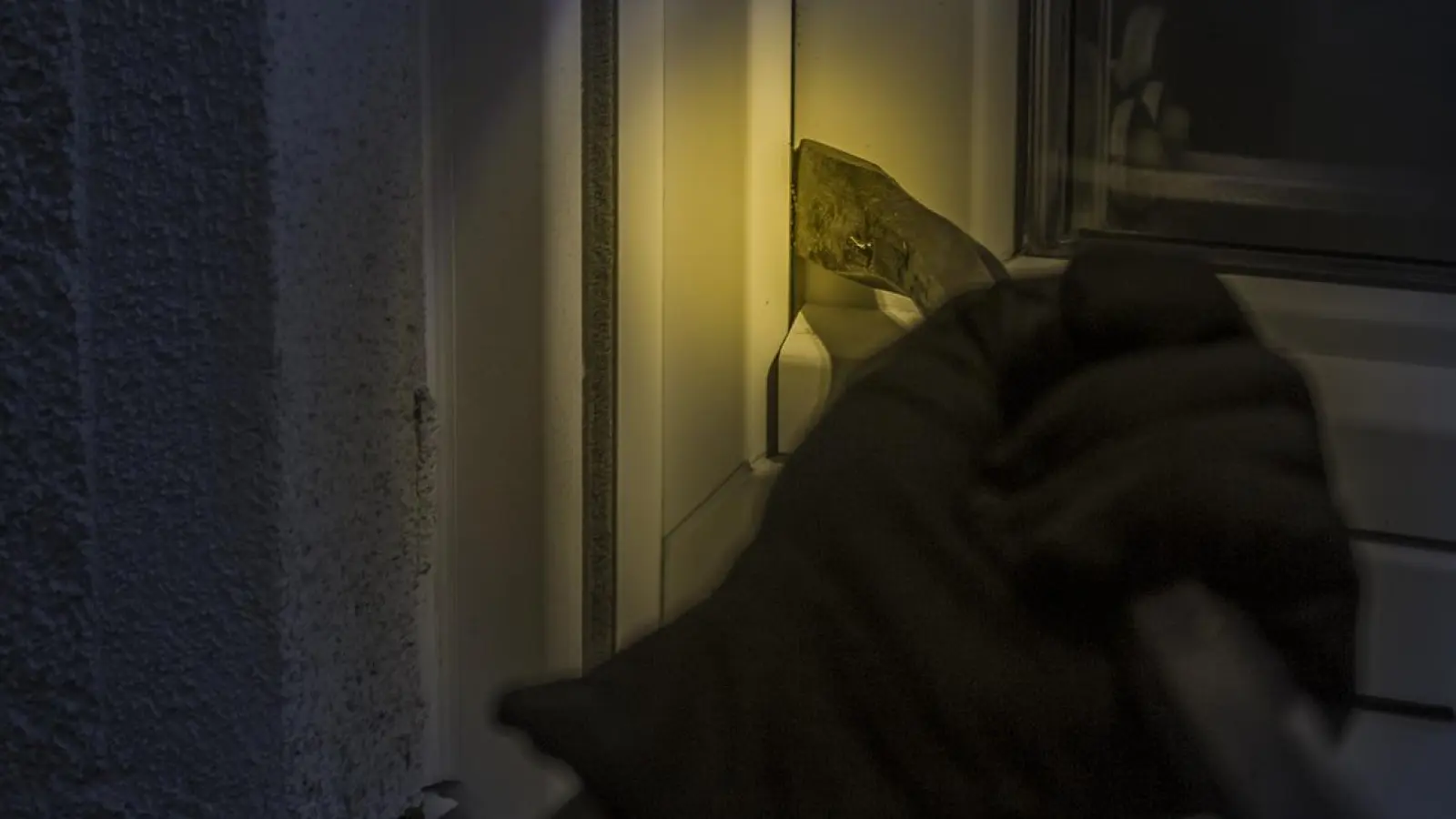 Polizei in Bayreuth: Einbruch in Mehrfamilienhaus (Foto: red)