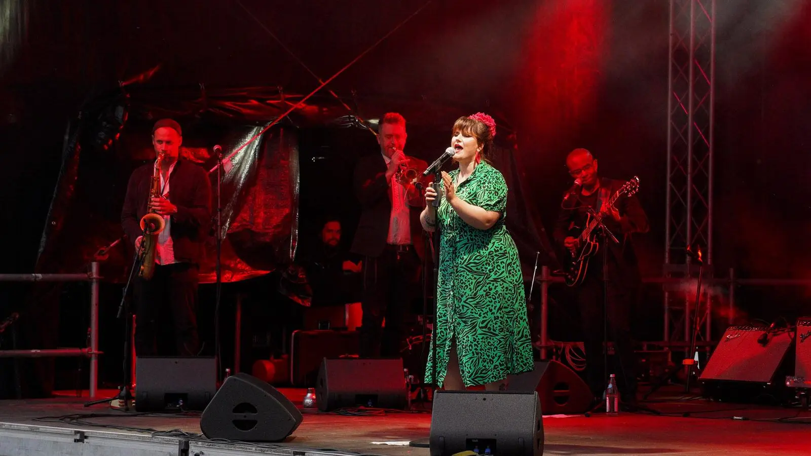 The Amy Winehouse Band beim Seebühnenfestival (Bildergalerie