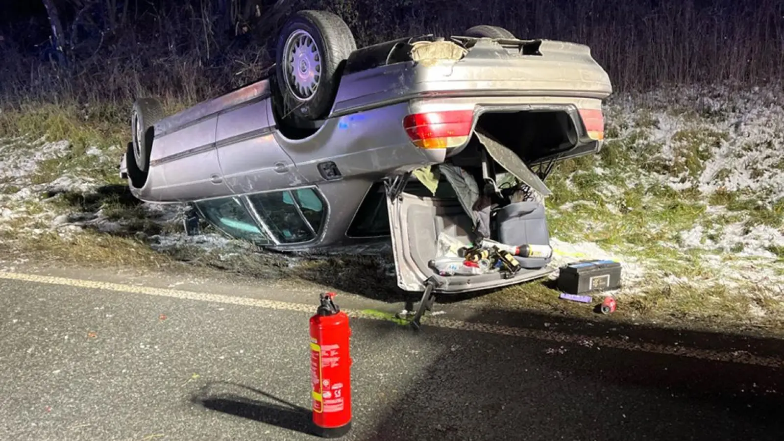 Kulmbach: Bei einem Unfall auf der B85 am 13. Dezember 2022 wurden drei Personen verletzt. (Foto: Polizei Kulmbach)