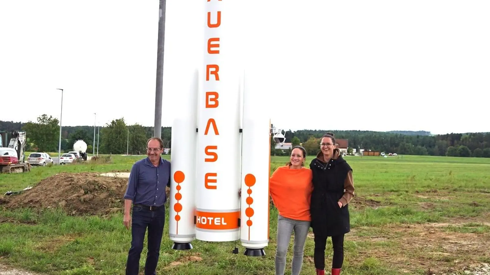 Visionär Gerald Stelzer mit seinen Geschäftspartnerinnen Karin Müller und Andrea Aichinger. (Foto: red)