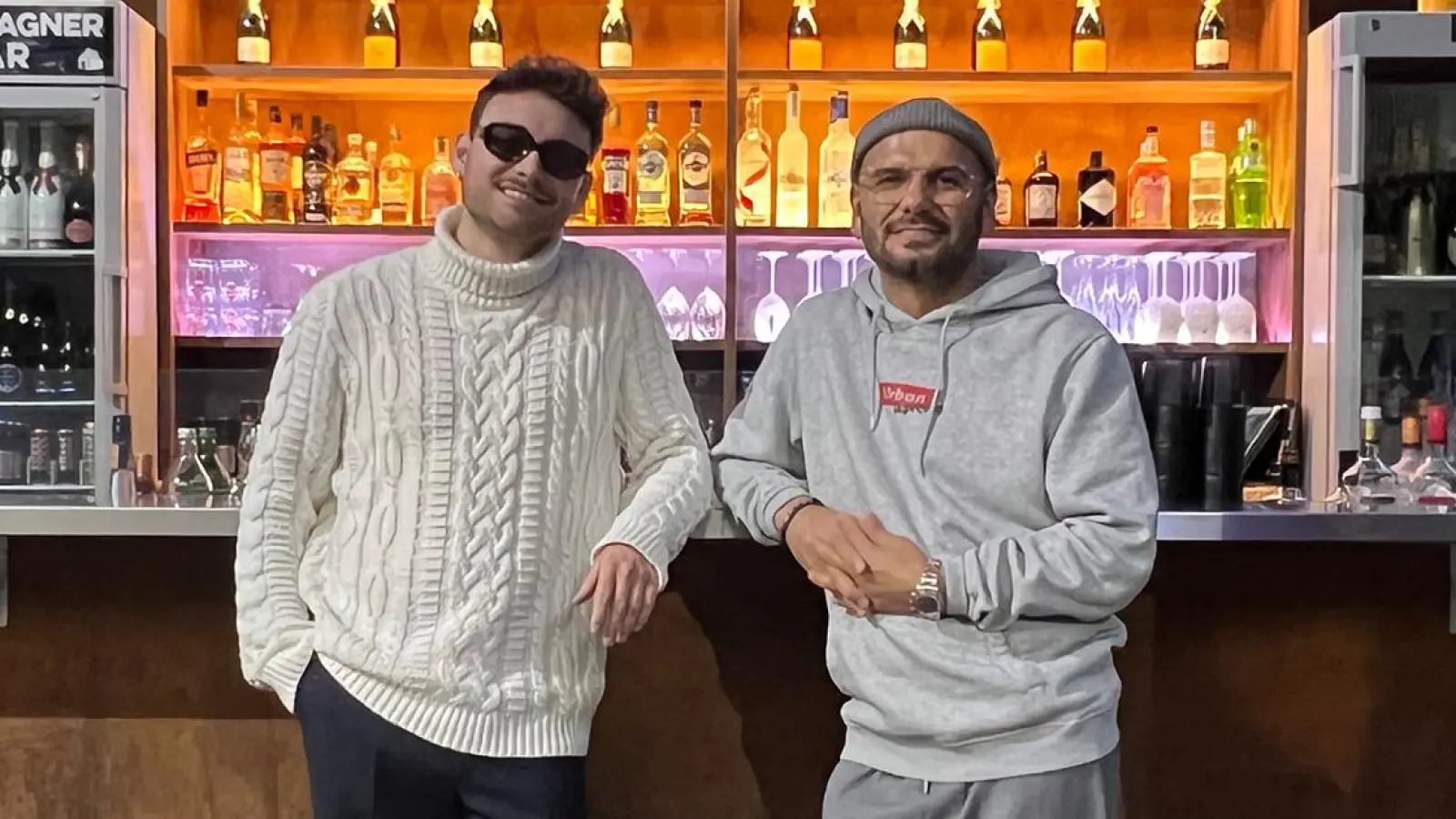 V.l.: Robin Stöhr und Ahmad Kordbacheh. Beide sind bei der Wahl der Bayreuther Volksfest Models dabei. (Foto: inBayreuth.de)
