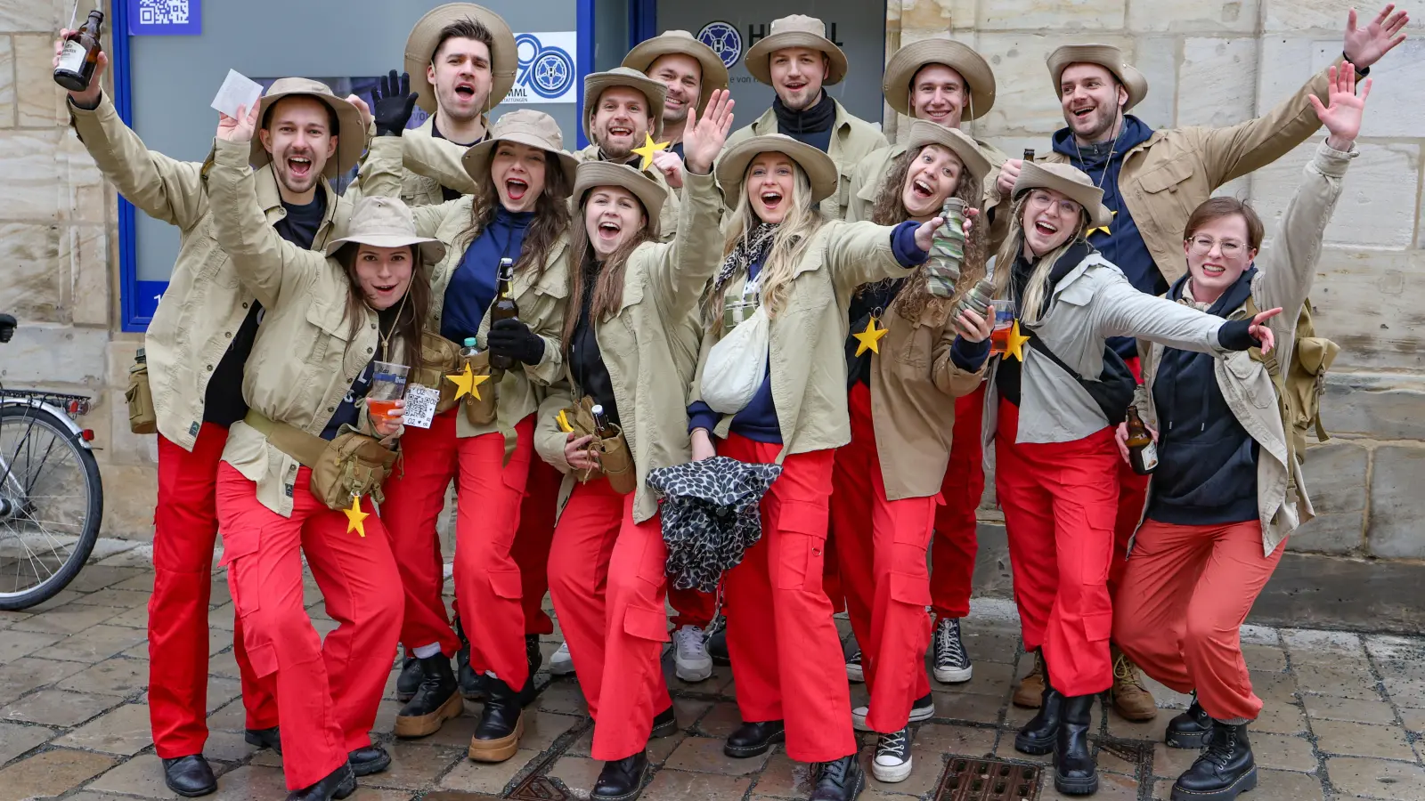 Am Faschingsdienstag feiern die Menschen in Bayreuth ausgelassen, viele kommen verkleidet in die Innenstadt, bevor am Aschermittwoch die Fastenzeit beginnt. (Foto: sd)