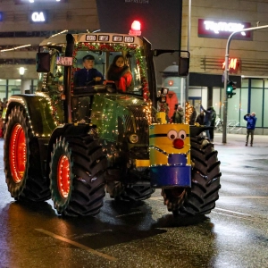 Die Weihnachtsfahrt der Traktoren ist in Bayreuth zu einem festen Höhepunkt geworden. (Foto: sd)
