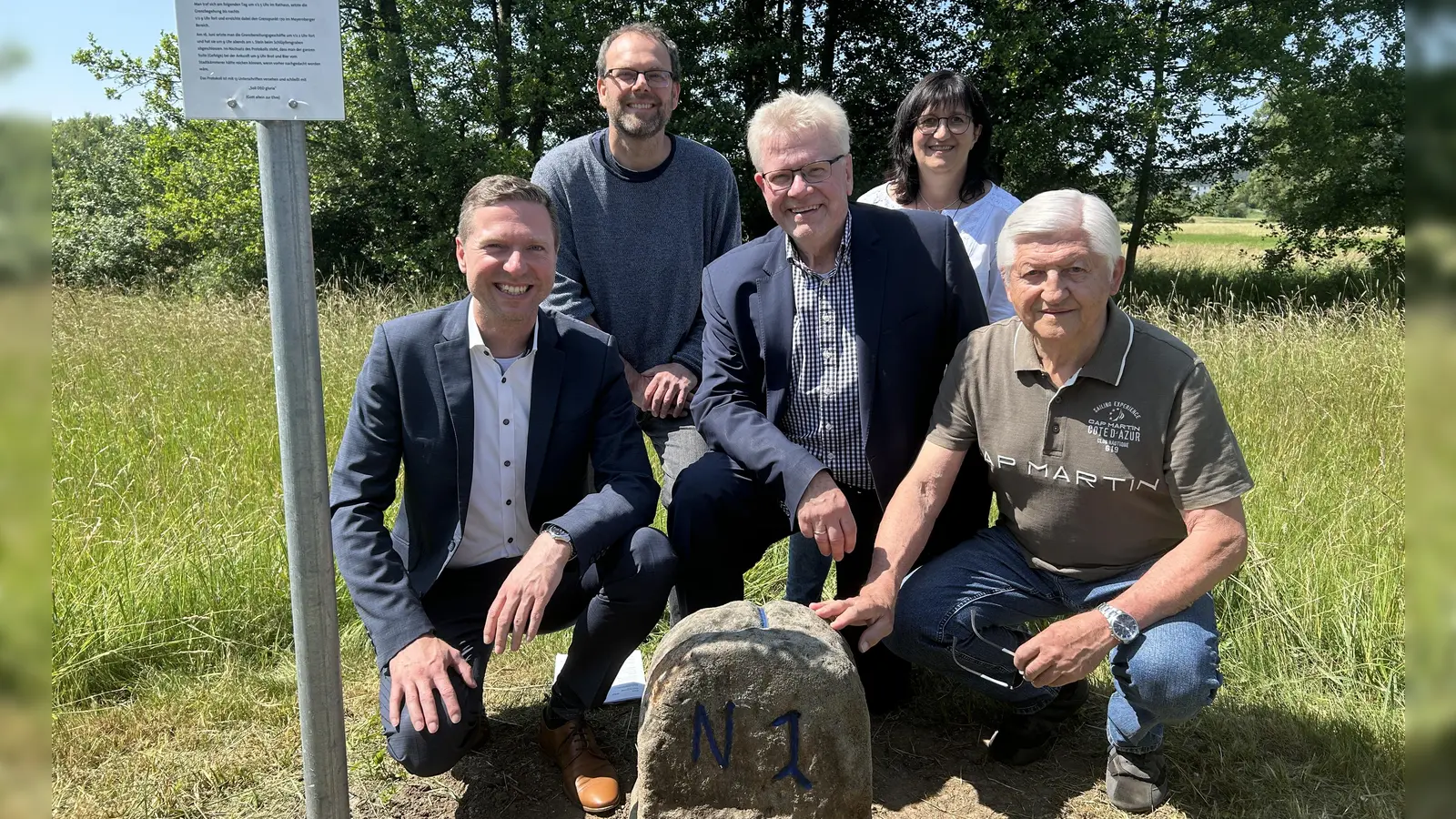V.l.: Landrat Florian Wiedemann, Frank Wirthmann, Amt für Digitalisierung, Breitband und Vermessung, OB Thomas Ebersberger, Karin Vogel-Knopf, 3. Bürgermeisterin Heinersreuth und Ehrenfeldgeschworener Reiner Hübsch.  (Foto: jm)