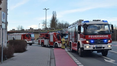 Feuerwehrfahrzeuge biegen von der Albrecht-Dürer-Straße auf den Josephsplatz ein. (Foto: Freiwillige Feuerwehr Bayreuth)
